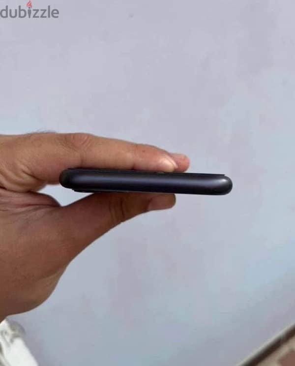 iPhone 11 3