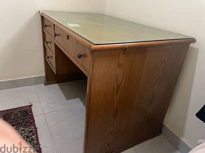 مكتب خشب ارو ٤ درج