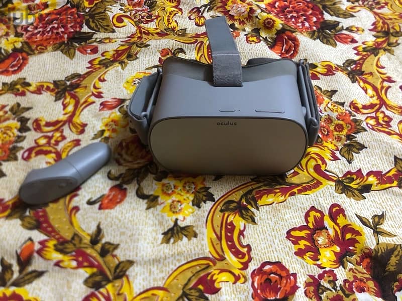 Oculus Go Grey Color VR  Excellent condition 3