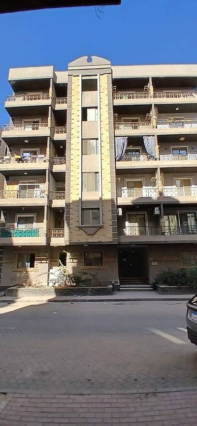 160sqm Apartment front view Corner for Sale in Sarayat El-Kattameya – New Kattameya Ready to Deliver| 160sqm Corner|3 Bedrooms|  Direct North Directi