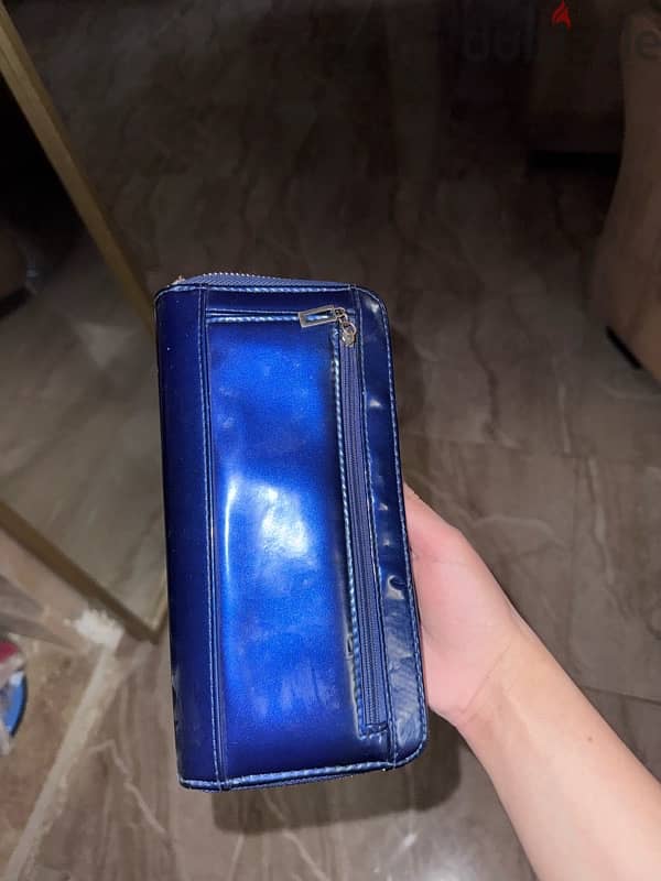 used guess indigo wallet 1