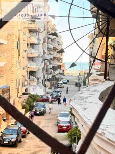شقه بجوار البحر  في الإسكندرية شاطئ النخيل 130متر تشطيب التـــــــــــرا لوكس كاش اوتقسيط