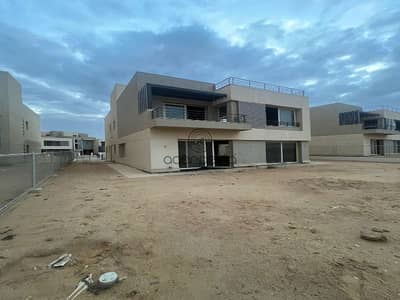 فيلا مميزة للبيع في بالم هيلز القاهرة الجديدة بموقع رائع واستلام فوري