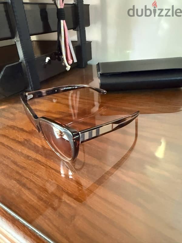 Burberry sunglasses 3