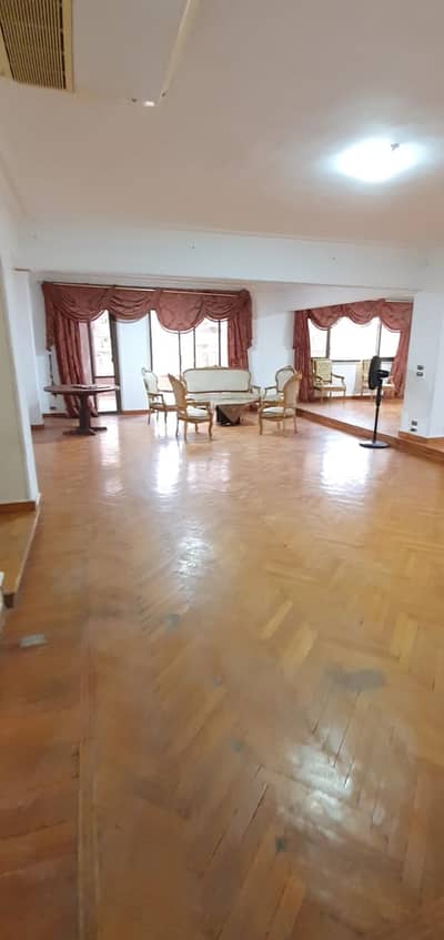 330 m apartment on Syria Street in Mohandessin