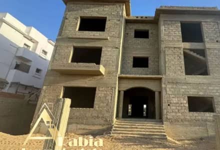 فيلا مستقله للبيع في القطامية ديونز صف اول جولف