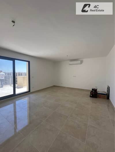 For sale Penthouse 3 bedrooms prime location resale in Fifth Square AlMarasem Compound Fifth Settlement New Cairo.