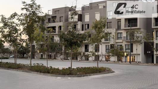 شقة  متشطبة بالكامل  استلام فوري للبيع فى سوديك إيست، view landscape، بالقرب من التجمع الخامس و hyde park