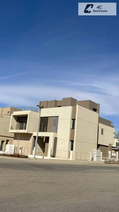 فيلا ستاندالون تايب D، مساحتها 550 متر مربع، استلام فورى بسعر مميز يو لاند سكيب في موقع استراتيجي في بالم هيلز، القاهرة الجديدة