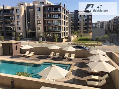 للبيع باقل من سعر الماركت شقه تشطيب كامل بالفرش و الاجهزه view pool بكمبوند ازاد التجمع الخامس بتقسيمه مميزه جاهزه للسكن