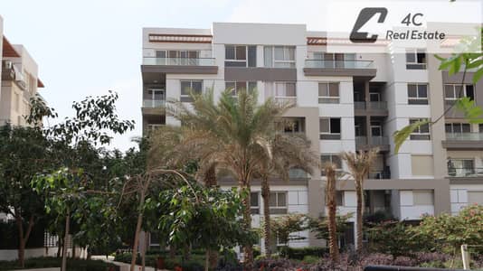 Apartment for sale in Hyde Park, ready to move landscape view, 160 meters Fully finished with ac's and kitchen at the lowest price in the Compound