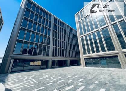 امتلك الآن محلًا تجاريًا في ون ناينتي من إل إم دي بمساحة 135 مترًا مربعًا للبيع بالتقسيط في موقع متميز على طريق  90 الجنوبى