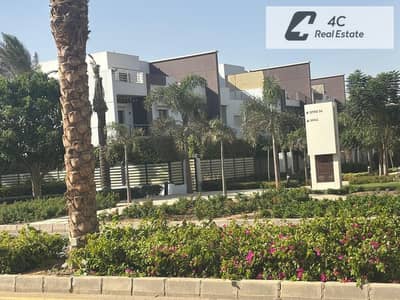 للبيع تاون هاوس استلام فوري في هايد بارك 3 غرف نوم تشطيب الترا سوبر لوكس مودرن في هايد بارك التجمع الخامس hyde park new cairo
