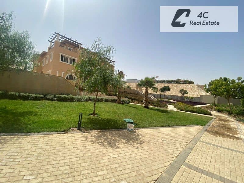 تاون هاوس بـ٤ غرف نوم في هايد بارك، صورة ١٢ من ١٤