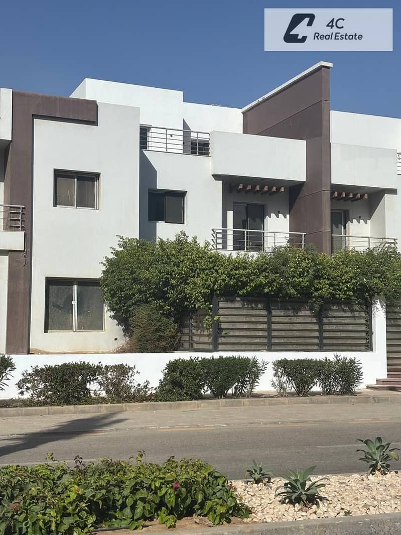 تاون هاوس بـ٣ غرف نوم في هايد بارك، صورة ١٠ من ١١