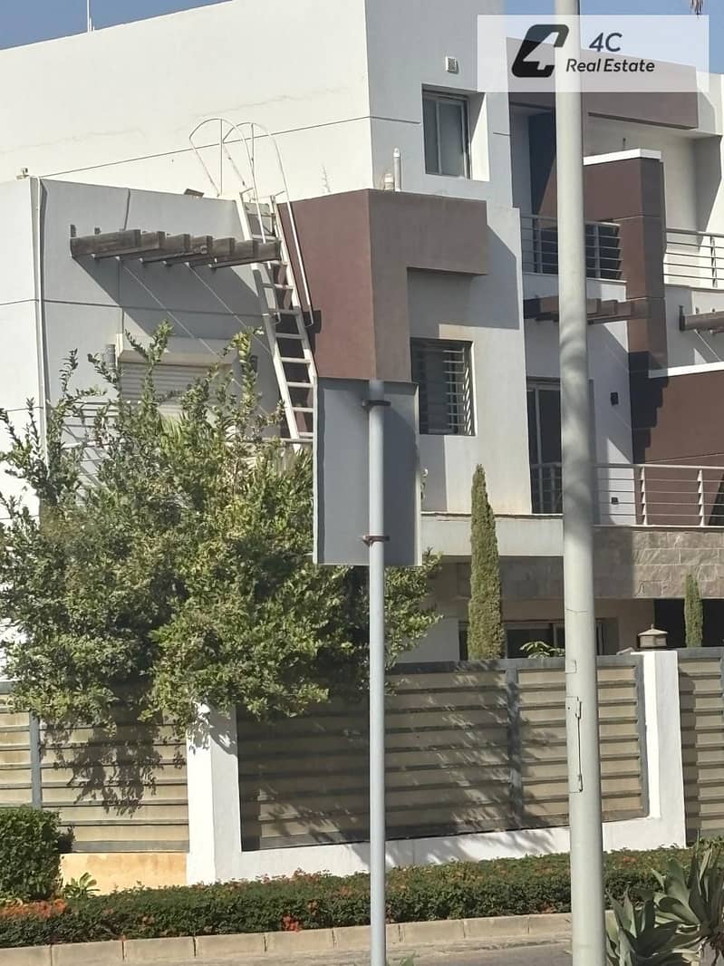 تاون هاوس بـ٣ غرف نوم في هايد بارك، صورة ١١ من ١١