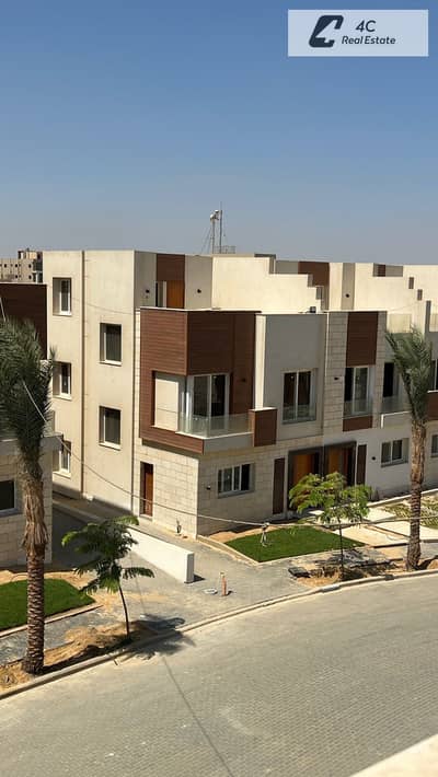 اقل توتال سعر ل تاون هاوس 225 م باقل مقدم و بالتقسيط استلام فوري فيو لاند سكيب فب كمبوند ازار 2 التجمع الخامس Azzar 2 new cairo fifth settllement