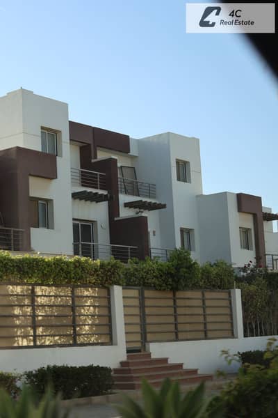 Townhouse Villa for Sale 160 sq m Fully Finished 3 Bedrooms in Hyde Park Compound Fifth Settlement New Cairo ready to move  Prime Location