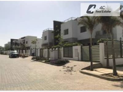 For quick sale with a down payment and the remainder in installments without any interest: a 4-bedroom townhouse resale in Hyde Park, New Cairo, For quick sale with a down payment and the remainder in installments without any interest: a 4-bedroom townhouse resale in Hyde Park, New Cairo,