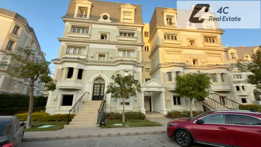 Resale penthouse in Mountain View Hyde Park compound, below company price, double view landscape, with a distinctive layout, ready for viewing