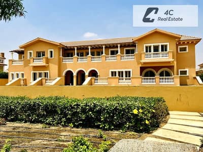 اقل سعر فيلا مع حمام سباحه ريسيل في هايد بارك التجمع الخامس بتقسيمه مميزه very prime location جاهزه للمعاينه