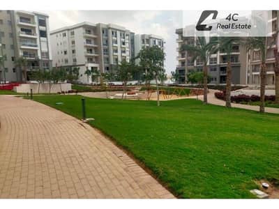 للبيع باقل من سعر الشركه view landscape شقه بمقدم وتكمله اقساط في هايد بارك التجمع الخامس very prime location