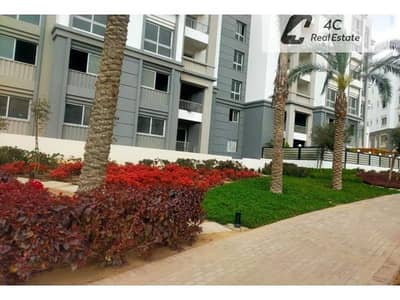 للبيع باقل من سعر الشركه view landscape شقه بمقدم وتكمله اقساط في هايد بارك التجمع الخامس very prime location
