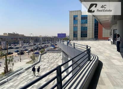 امتلك مكتب بمول medlane علي شارع التسعين مباشره 144م تشطيب الترا سوبر لوكس بالتكيفات بمقدم وتكمله اقساط لسرعه البيع