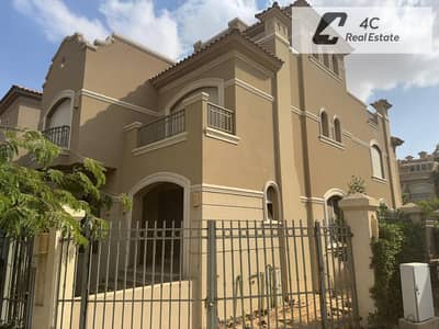 For quick sale at a price lower than the company's price: Twin house resale, 320 meters, in Patio Oro, Fifth Settlement, with a distinctive layout,