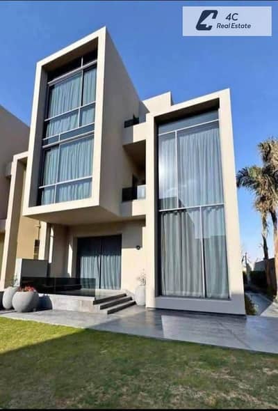باقل مقدم في الماركت فيلا 315م ريسيل بكمبوند سعاده القاهره الجديده-دقايق من المطار prime location بتقسيمه مميزه