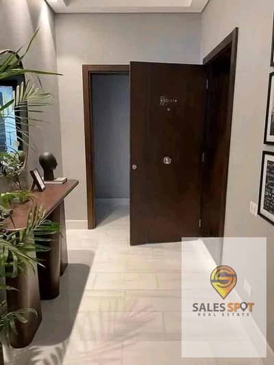 شقة لقطة للبيع بأقل سعر لشقة متشطبة بالكامل سوبر لوكس فـ اميز لوكيشن عـ طريق السويس و أمام Open Air مدينتي