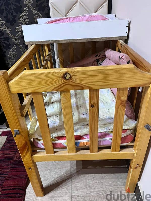 سرير اطفال 2