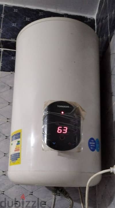 سخان تورنيدو 80 لتر حاله مستعمل استخدام خفيف