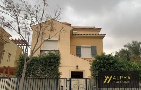 فيلا ستاند ألون للإيجار في ميفيدا التجمع الخامس جنب هايد بارك وقريبة جدًا من الجامعة الأمريكية، نص مفروش، موقع استراتيجي مميز داخل كمبوند راقي يوفر أع