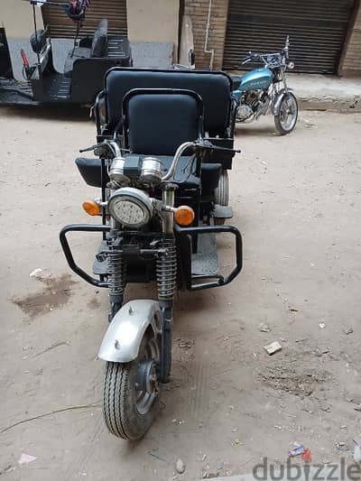 للبيع متوسكيل بثلاث عجلات للمعاقين