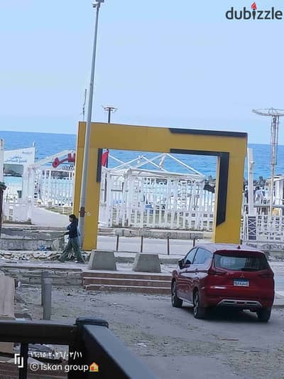 شقه فى اسكندرية شاطئ النخيل ثالث عماره للبحر (٣غرف) فى قلب الخدمات والأسواق مسجلة كاملة المرافق