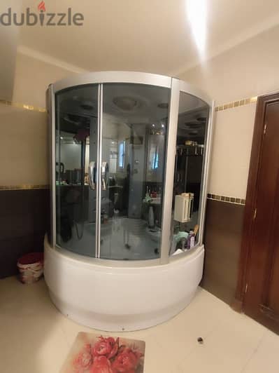 كابينة شاور جاكوزي