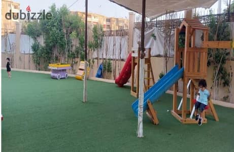 محل للبيع ارضى بجاردن 570 متر متاجر لحضانه موقع مميز جدا قيمه الايجار 120 الف