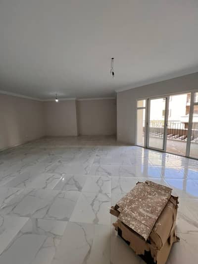 apartment for rent october plaza 3 bedrooms lowest market price with kitchen only