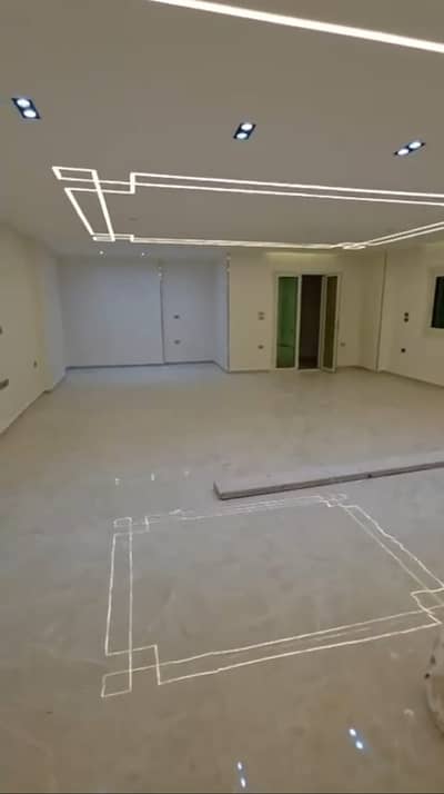 شقة 300 م اداري في شارع لبنان الرئيسي في المهندسين