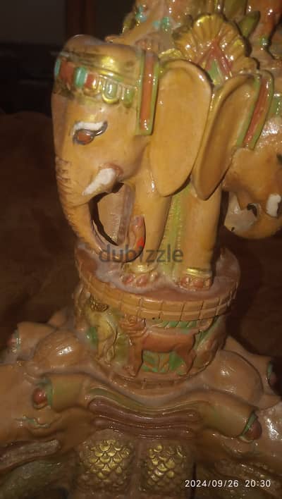 vintage statue  تمثال اثرى