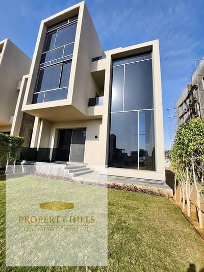 Villa for sale in New Cairo at the lowest price on the market, ready for viewing.