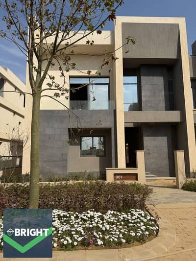 Exclusive Offer! standalone villa 810m - 6bedrooms - direct on lagoon - in saada new cairo under market price