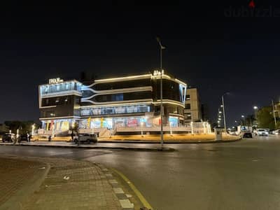 من المالك محل للايجار التجمع منطقة الياسمين بموقع مميز جدا ايوان مول