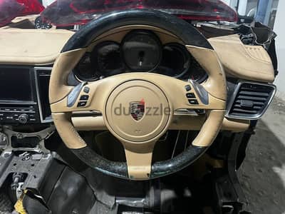 قطع غيار بورش باماميرا ٢٠١١