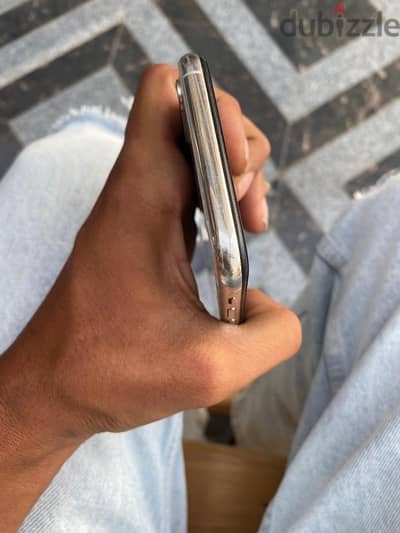 ايفون اكس ماكس لبيع