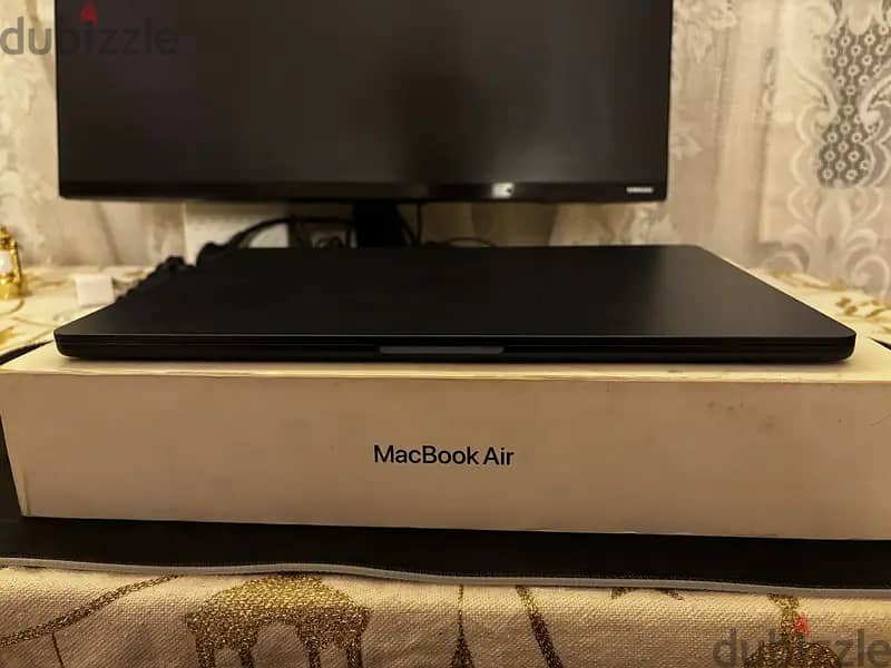 MacBook Air M2 – 15” 9