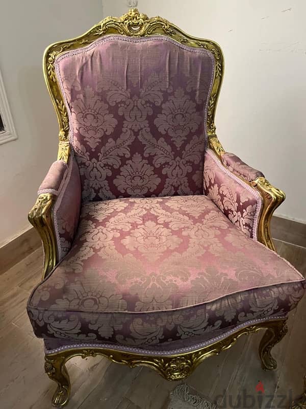 Sofa plus two arm chairs 4