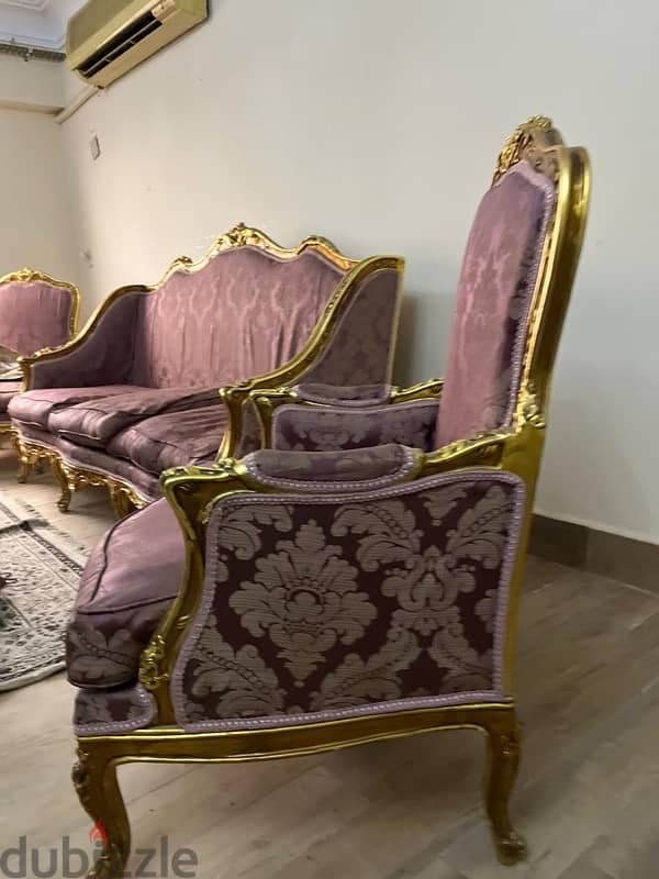 Sofa plus two arm chairs 7