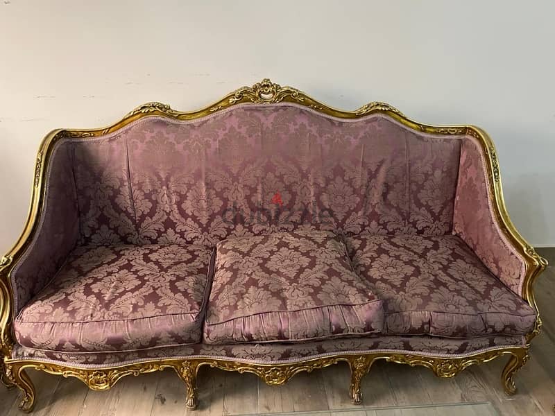 Sofa plus two arm chairs 10